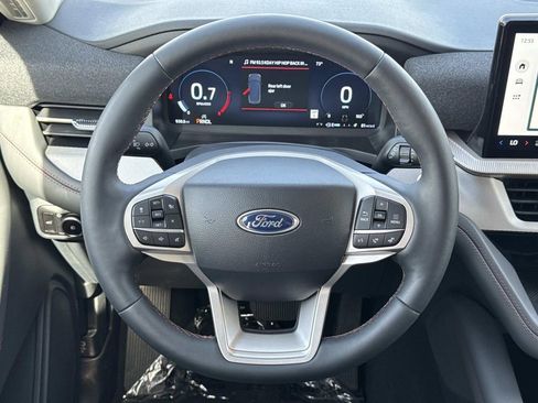 Certified 2025 Ford Explorer Active w/ Active Comfort Package image 9