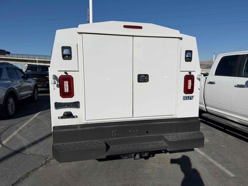 Used 2022 Ford F250 XL w/ Power Equipment Group image 9