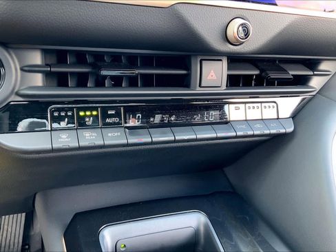 Used 2026 Toyota Crown XLE image 31