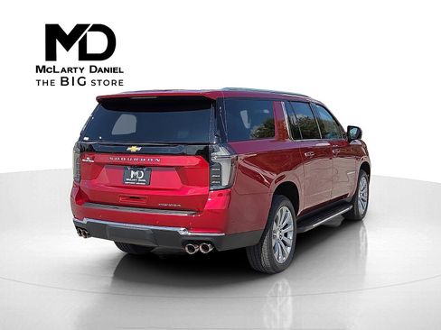 New 2025 Chevrolet Suburban Premier image 5