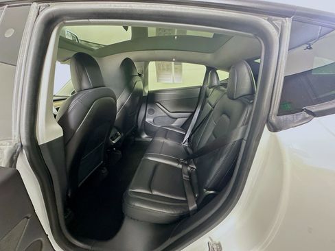 Used 2020 Tesla Model Y Long Range image 26