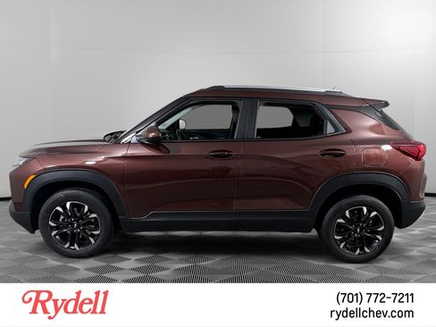Used 2023 Chevrolet TrailBlazer LT w/ Convenience Package image 2
