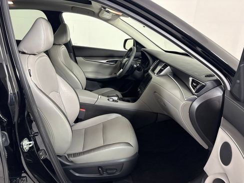 Used 2023 INFINITI QX50 Luxe FWD image 12