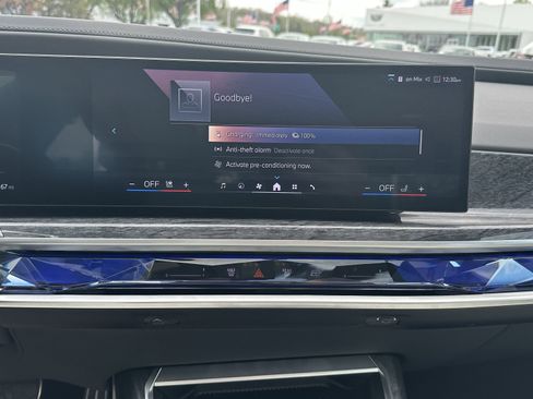 Certified 2025 BMW i7 xDrive60 w/ Premium Package AWD/4WD image 31