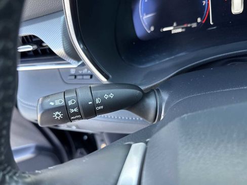 Used 2024 Toyota Highlander Platinum image 26