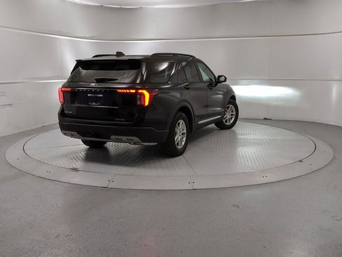 New 2025 Ford Explorer Active w/ Active Comfort Package image 3