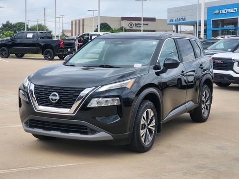 Used 2023 Nissan Rogue SV FWD image 4