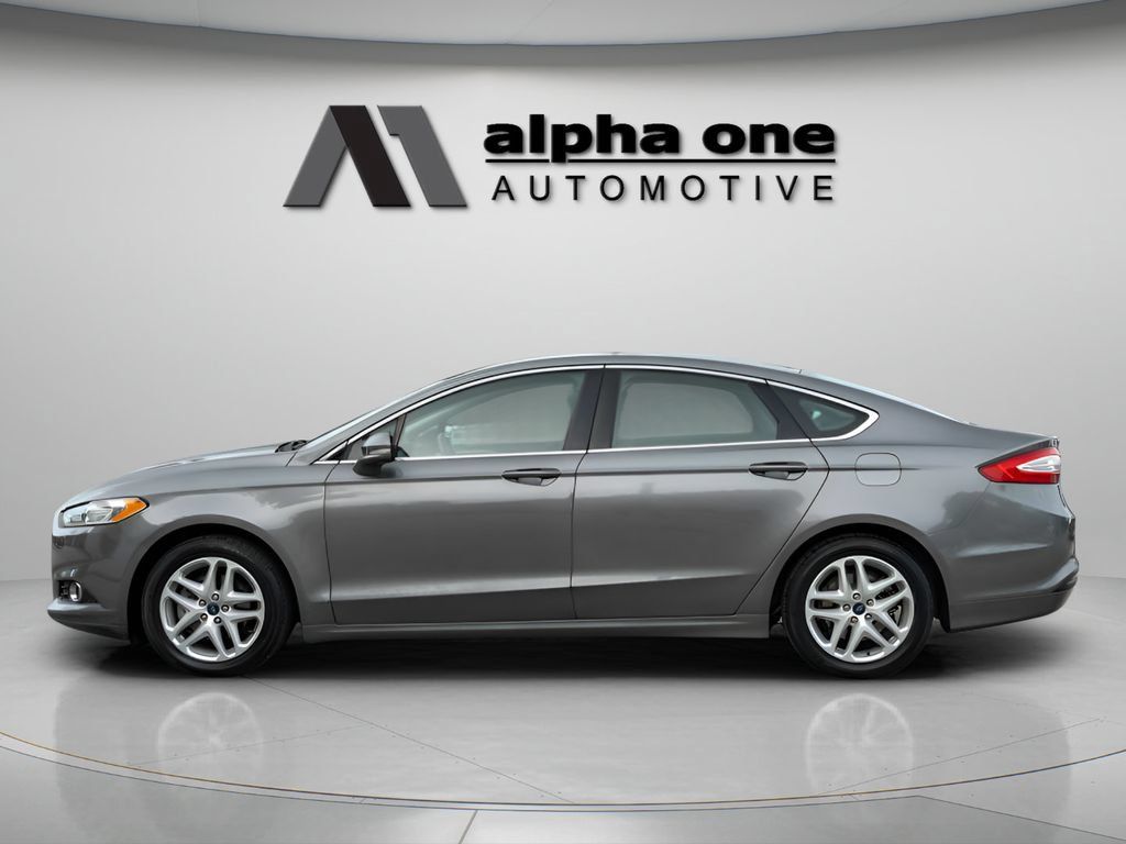 Used 2014 Ford Fusion SE w/ Equipment Group 202A FWD image 11