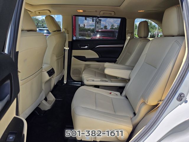 Used 2019 Toyota Highlander Limited Platinum FWD image 13