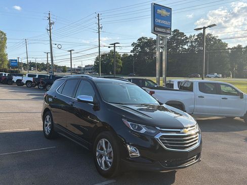 Used 2019 Chevrolet Equinox Premier FWD image 2