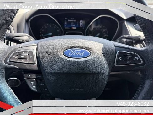 Used 2017 Ford Focus Titanium FWD image 13