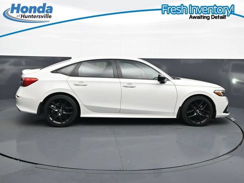 Used 2023 Honda Civic Sport image 11