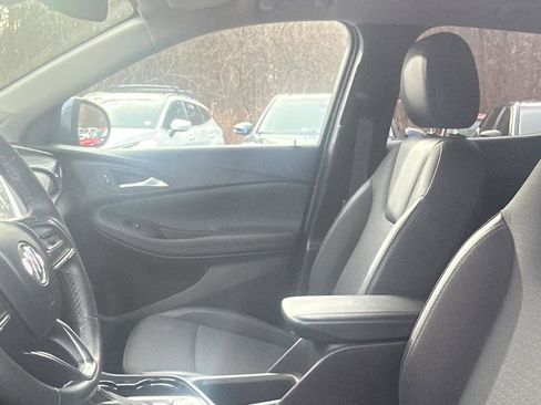 Used 2022 Buick Encore GX Preferred w/ Sport Touring Package image 30