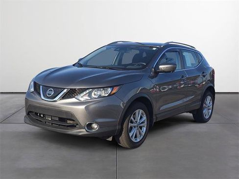 Used 2019 Nissan Rogue Sport SV w/ Technology Package image 2