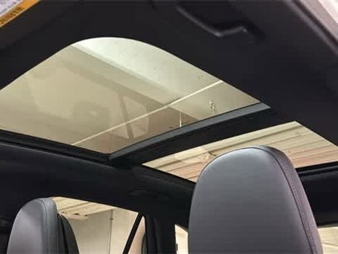 Used 2026 Mercedes-Benz GLC 300 4MATIC image 26