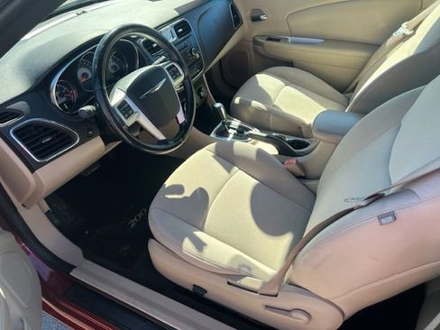 Used 2013 Chrysler 200 Touring image 9