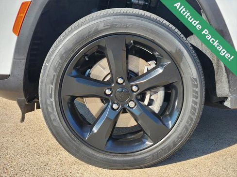 Certified 2022 Jeep Grand Cherokee L Laredo image 10