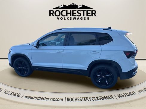 New 2026 Volkswagen Taos SEL image 5