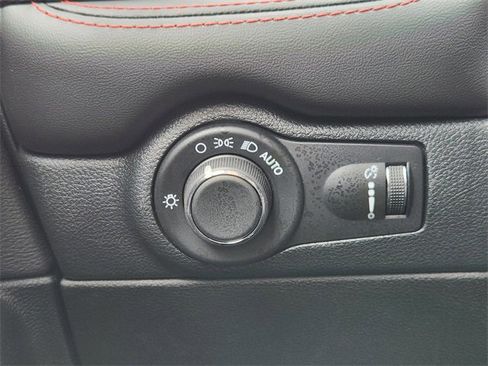 Used 2025 Dodge Durango R/T w/ Trailer Tow Group IV image 27