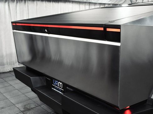 Used 2025 Tesla Cybertruck AWD Crew Cab image 90