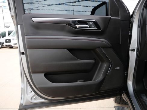 Used 2025 Chevrolet Tahoe RST w/ Comfort Package AWD/4WD image 16