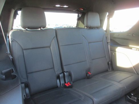 Certified 2022 Chevrolet Tahoe Z71 w/ Luxury Package image 24