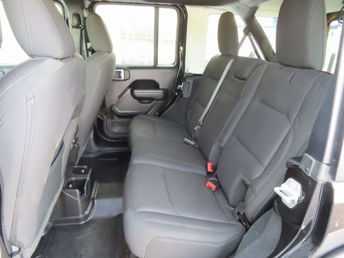Used 2022 Jeep Wrangler Unlimited Willys image 28