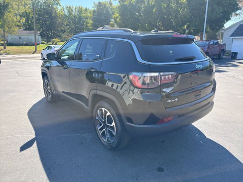 Used 2022 Jeep Compass Limited image 5
