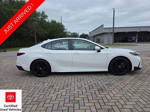 Certified 2025 Toyota Camry SE w/ Convenience Package image 12