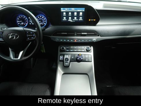 Used 2020 Hyundai Palisade SE AWD/4WD image 3
