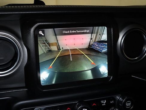 Used 2021 Jeep Gladiator Overland image 22