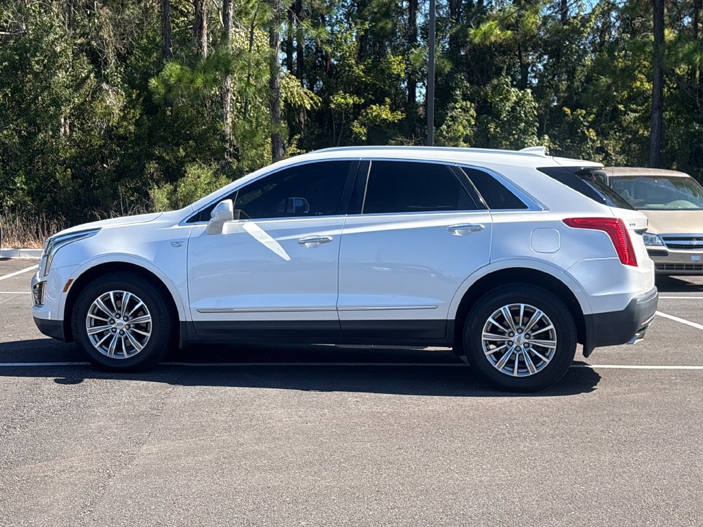 Used 2017 Cadillac XT5 Luxury w/ LPO, Wheel Lock Package FWD image 2