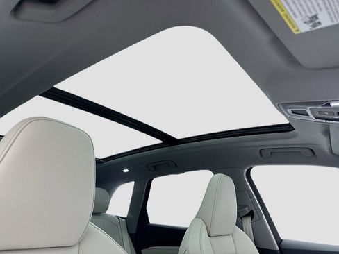 Used 2025 Audi Q5 2.0T Premium Plus w/ Premium Plus image 17