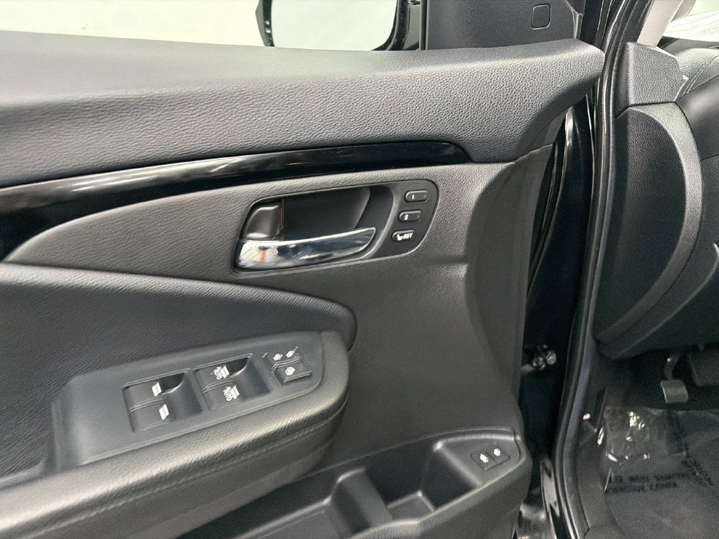 Used 2022 Honda Pilot Touring image 12