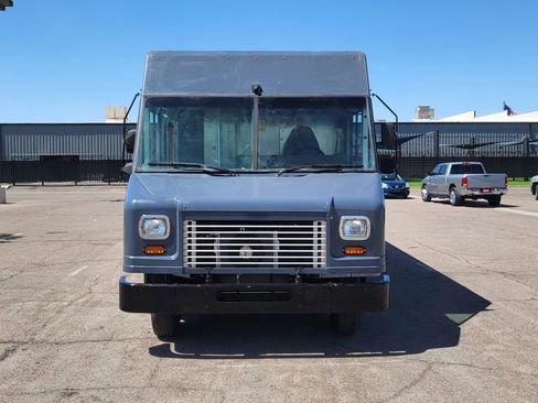 Used 2019 Ford E-450 and Econoline 450 Super Duty RWD image 3