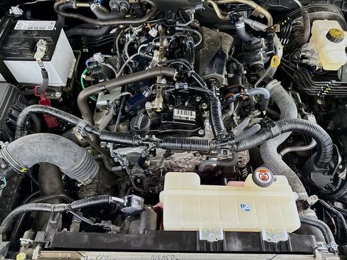 Used 2025 Toyota Tacoma SR5 RWD image 28