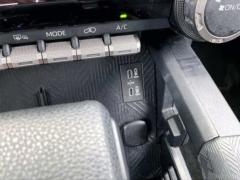 Used 2025 Toyota 4Runner SR5 AWD/4WD image 27
