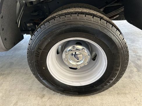 Used 2024 Ford F350 XLT w/ Camper Package image 19
