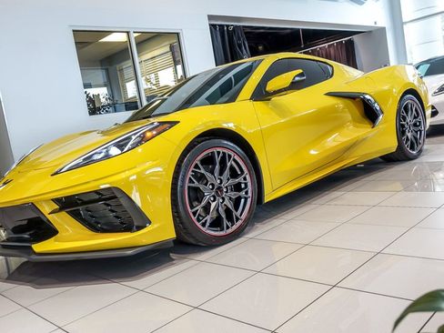 Used 2025 Chevrolet Corvette Stingray Coupe image 5