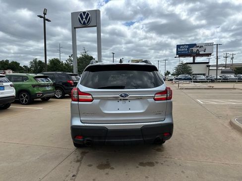 Used 2022 Subaru Ascent Limited w/ Technology Package AWD/4WD image 6