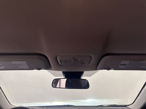 Used 2018 Toyota Corolla LE image 29