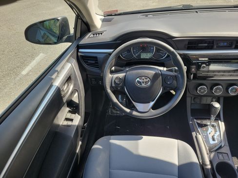 Used 2014 Toyota Corolla L FWD image 19