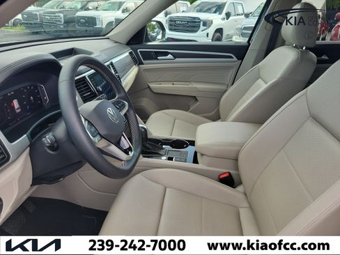 Used 2022 Volkswagen Atlas SE w/ Panoramic Sunroof Package FWD image 19