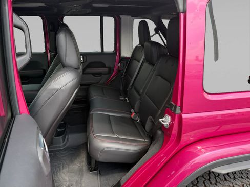 Used 2024 Jeep Wrangler Unlimited Rubicon AWD/4WD image 22
