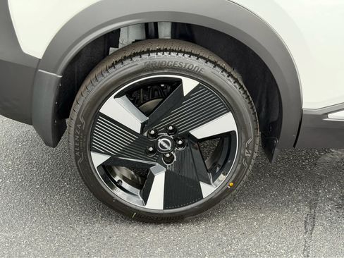 Used 2026 Nissan Kicks SR w/ Cold Weather Package AWD/4WD image 10