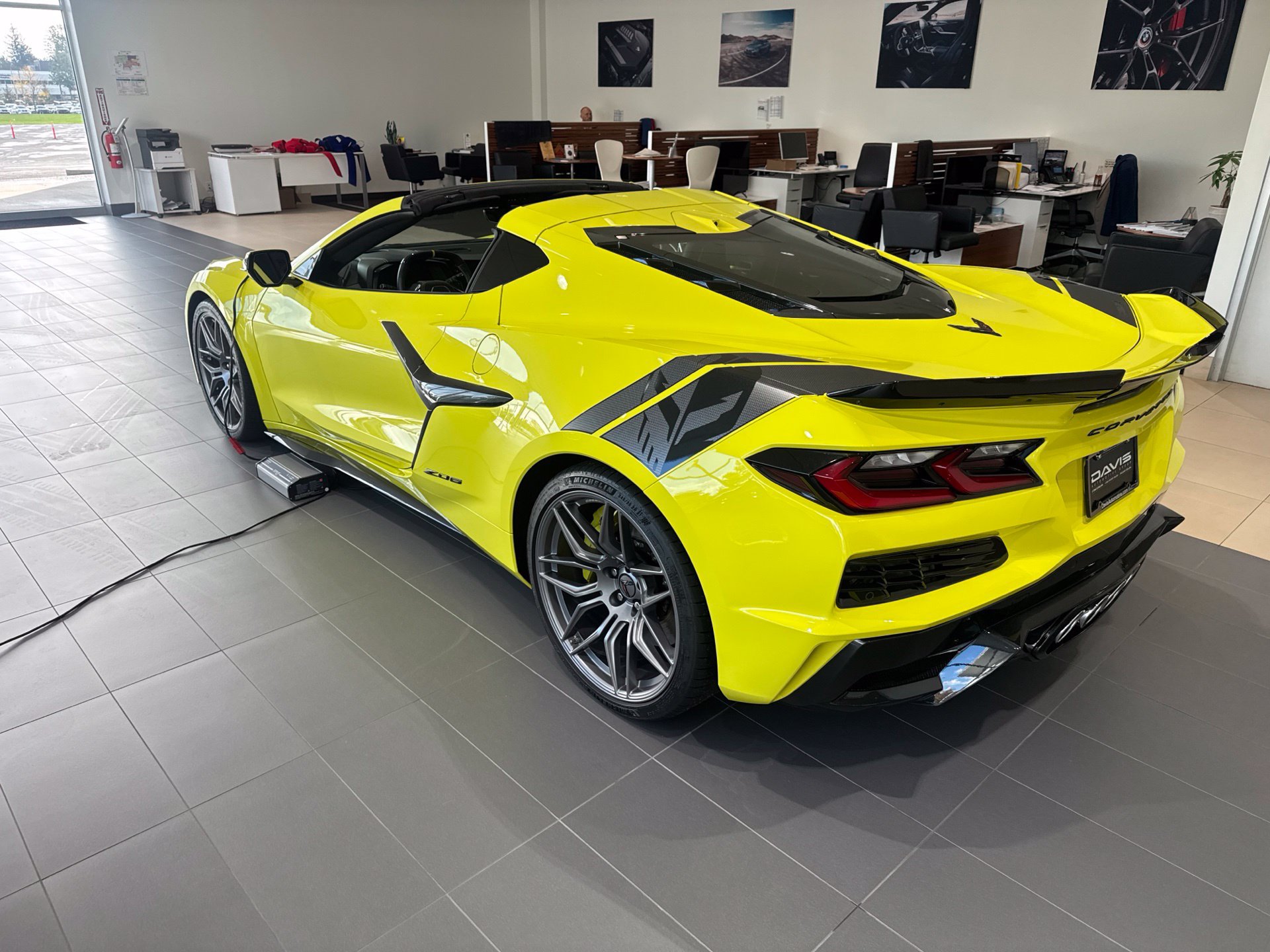 Used 2024 Chevrolet Corvette Z06 RWD image 6
