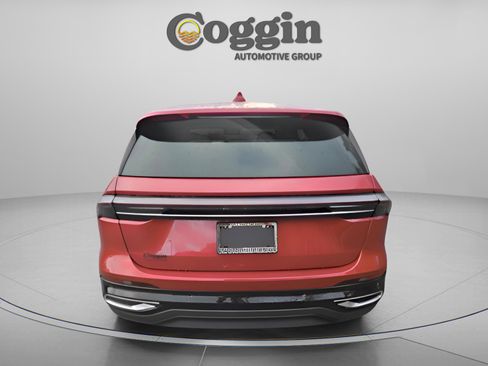 Used 2024 Lincoln Nautilus Premier image 4