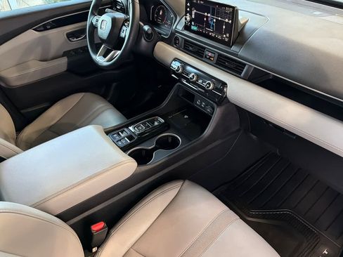 Used 2025 Honda Pilot Touring image 19
