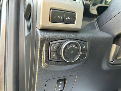 Used 2018 Ford F250 Lariat image 34