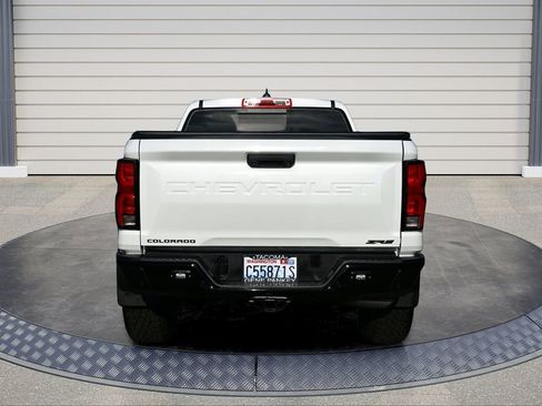 Used 2024 Chevrolet Colorado ZR2 w/ Technology Package image 6